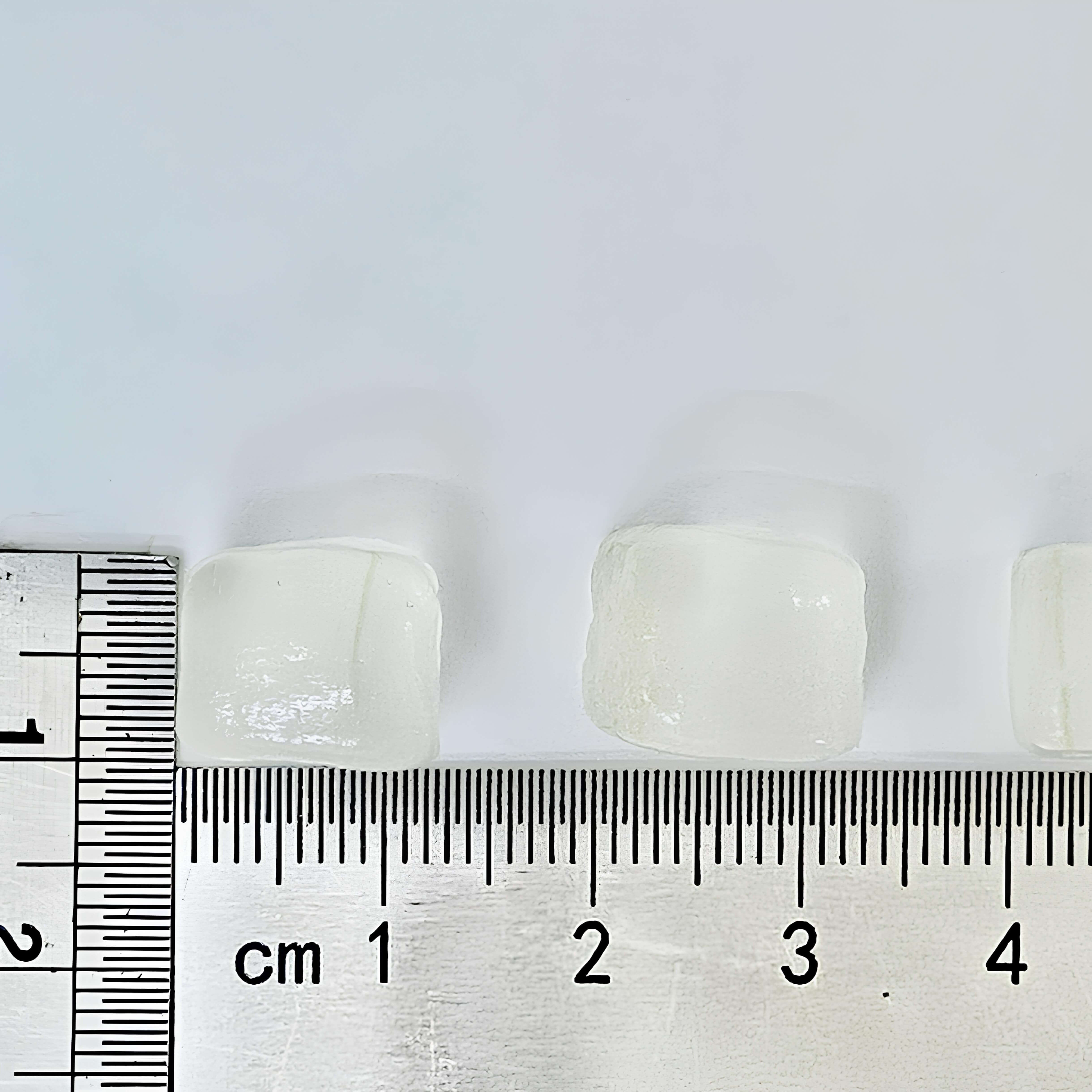 阿三哥蜜蘆薈方塊切丁均勻,大小一致