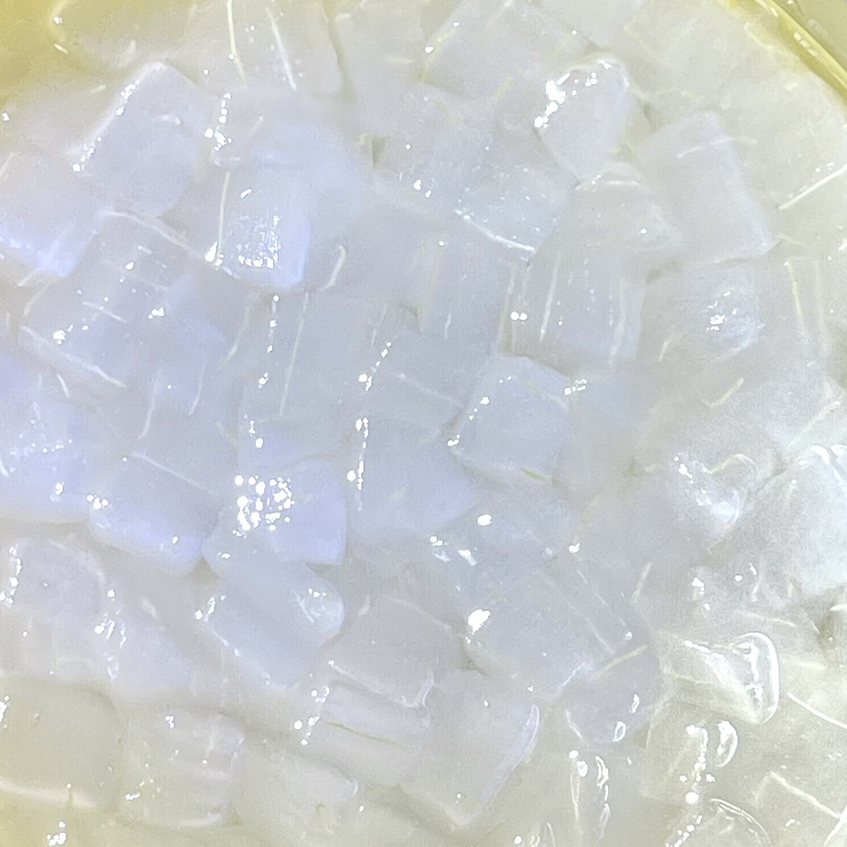 阿三哥蜜蘆薈潔淨度無雜質,過濾處理良好。